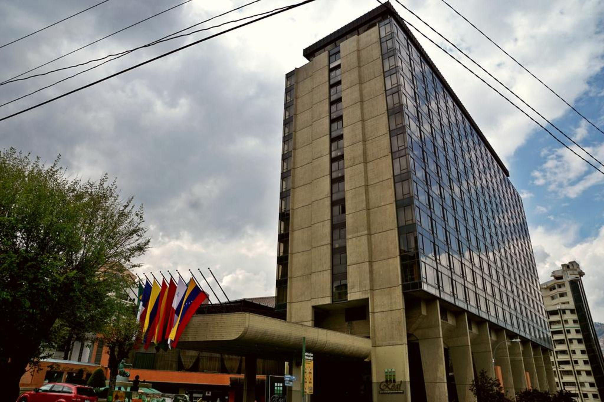 לה פאז Real Plaza Hotel & Convention Center מראה חיצוני תמונה