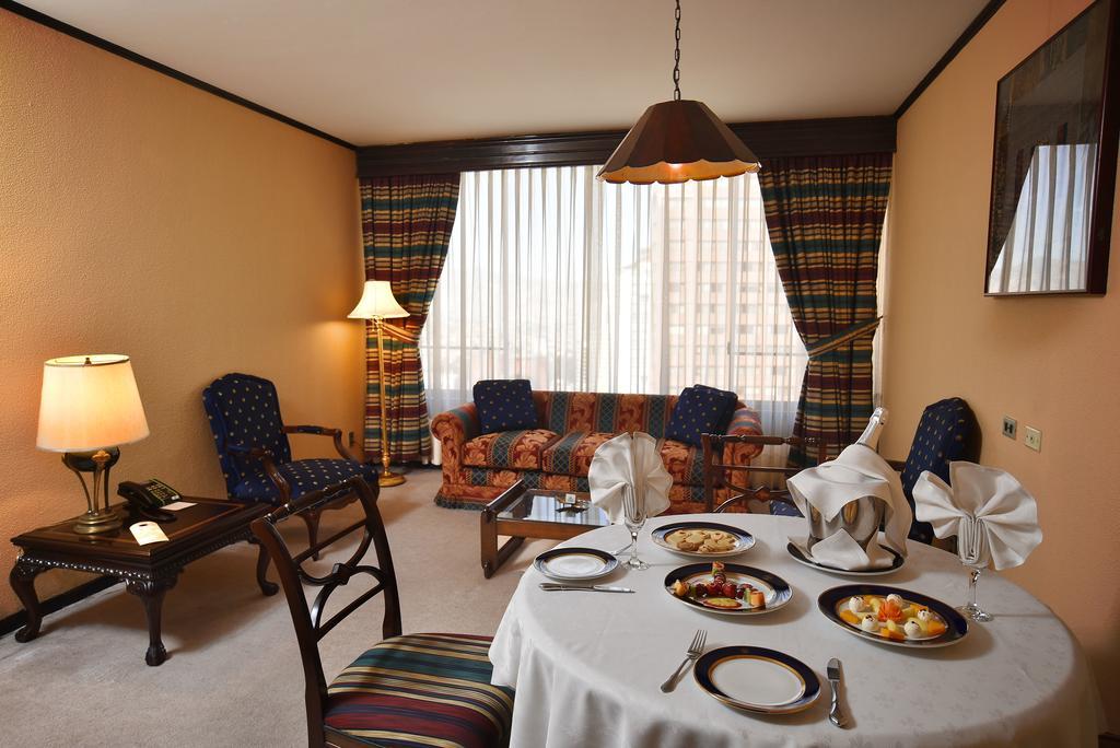 לה פאז Real Plaza Hotel & Convention Center מראה חיצוני תמונה