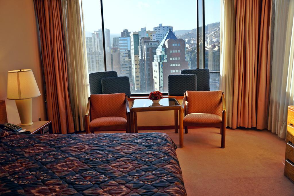 לה פאז Real Plaza Hotel & Convention Center מראה חיצוני תמונה
