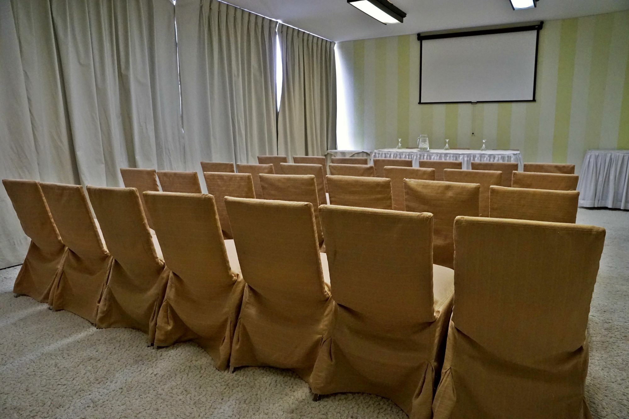לה פאז Real Plaza Hotel & Convention Center מראה חיצוני תמונה